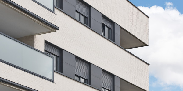 Carpintería Metálica de Aluminio / PVC en Hospitalet de Llobregat · Aislamiento Térmico y Acústico