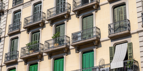 Puertas y Ventanas de Aluminio / PVC a medida Hospitalet de Llobregat · Aislamientos Acústicos
