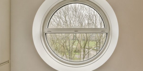Puertas y Ventanas Aislantes de Aluminio / PVC Hospitalet de Llobregat · Ojo de Buey, Curvada y Antiruido